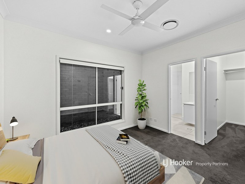 Photo - 110 Davidson Circuit, Park Ridge QLD 4125 - Image 7