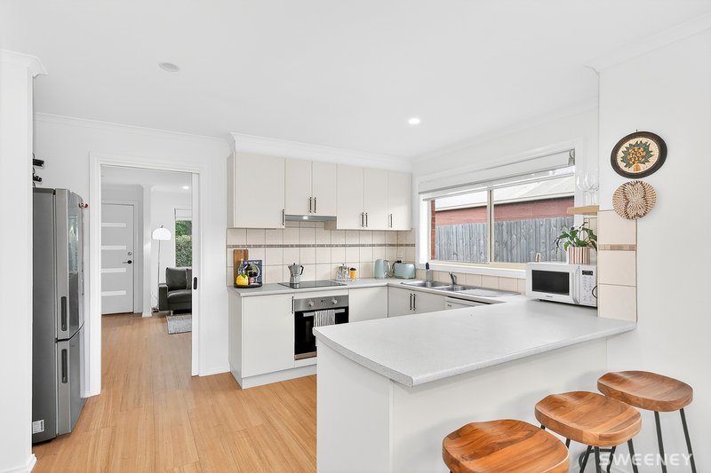 Photo - 1/10 Dillon Court, Altona Meadows VIC 3028 - Image 7