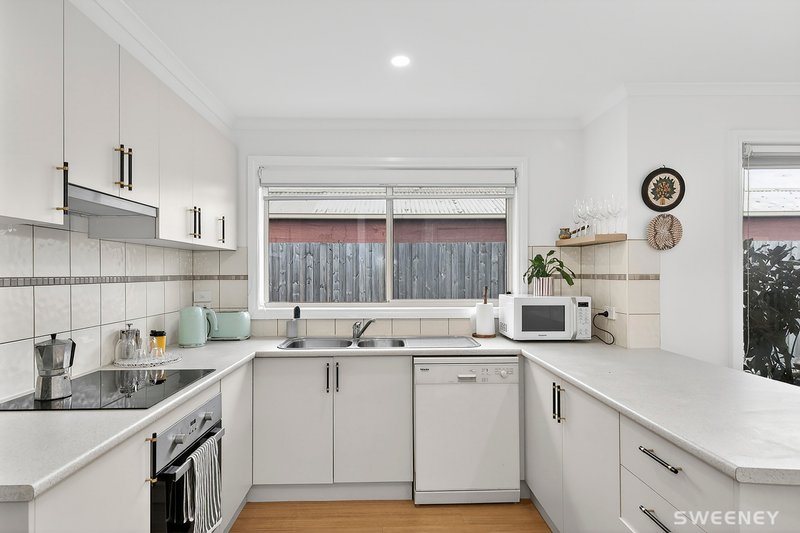 Photo - 1/10 Dillon Court, Altona Meadows VIC 3028 - Image 8