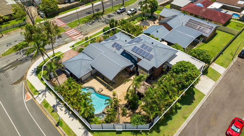 Photo - 110 Discovery Drive, Helensvale QLD 4212 - Image 2