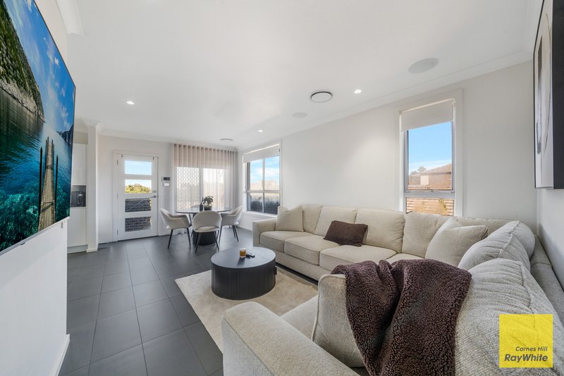 Photo - 110 Dobroyd Drive, Elizabeth Hills NSW 2171 - Image 4