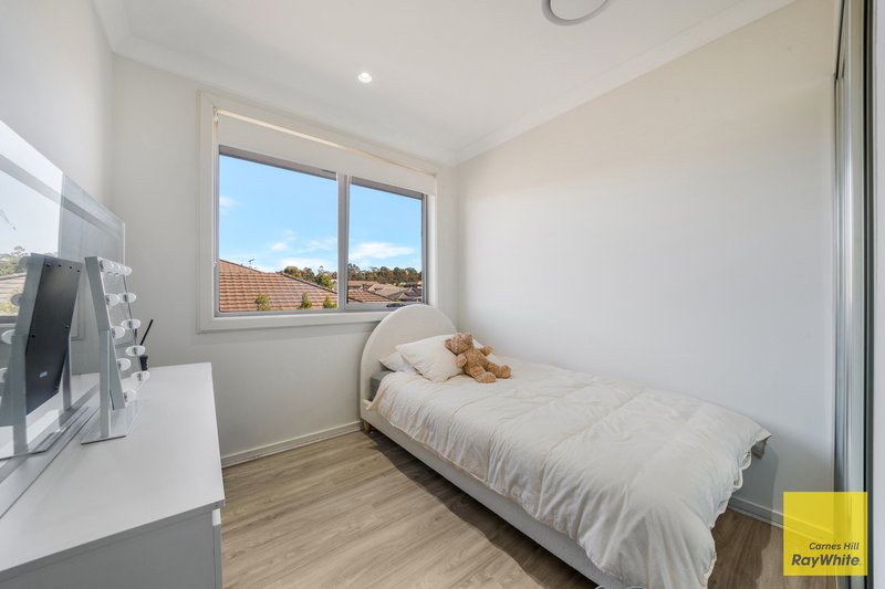 Photo - 110 Dobroyd Drive, Elizabeth Hills NSW 2171 - Image 6