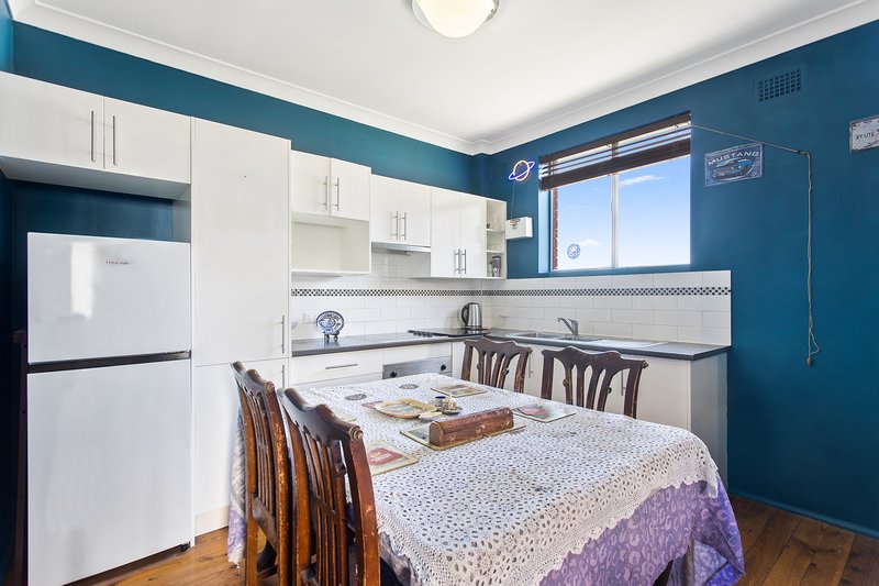 Photo - 1/10 Dudley Street, Wollongong NSW 2500 - Image 2