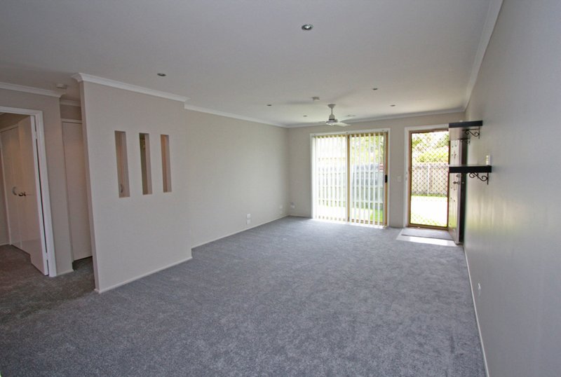 Photo - 1/10 Galloway Drive, Ashmore QLD 4214 - Image 3