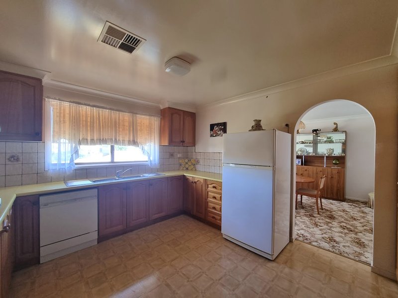 Photo - 110 Hanley Street, Gundagai NSW 2722 - Image 4