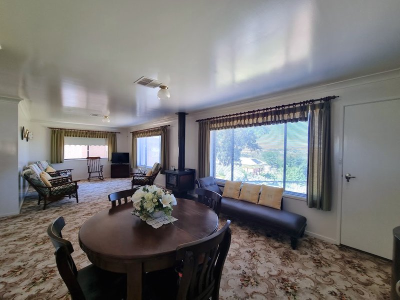 Photo - 110 Hanley Street, Gundagai NSW 2722 - Image 5