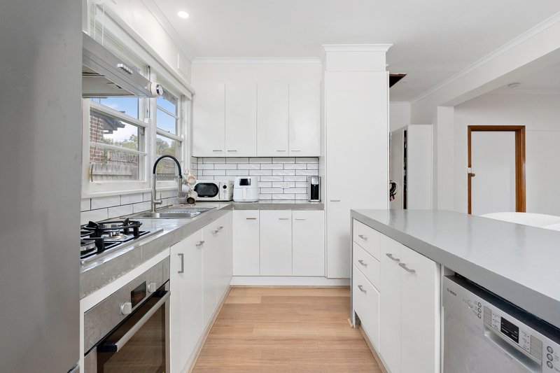 Photo - 1/10 Harrow Street, Frankston VIC 3199 - Image 3