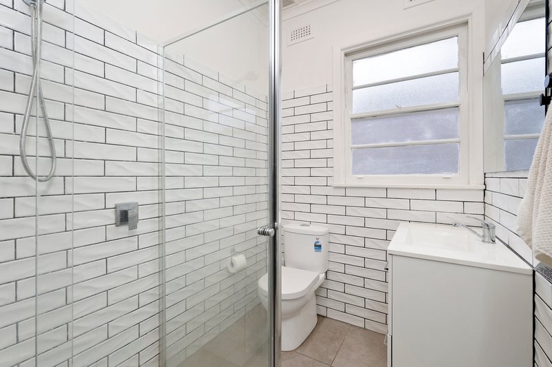 Photo - 1/10 Harrow Street, Frankston VIC 3199 - Image 5