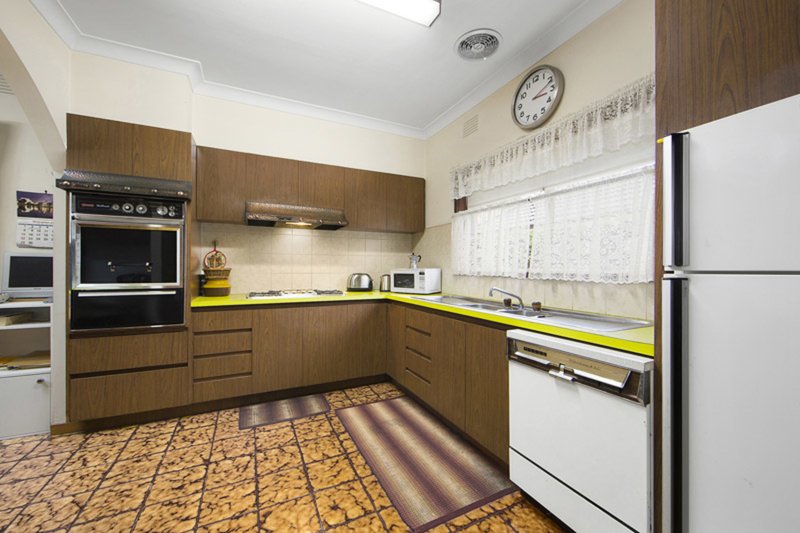 Photo - 110 Haughton Road, Oakleigh VIC 3166 - Image 5