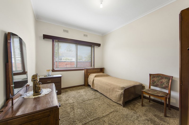 Photo - 110 Haughton Road, Oakleigh VIC 3166 - Image 8