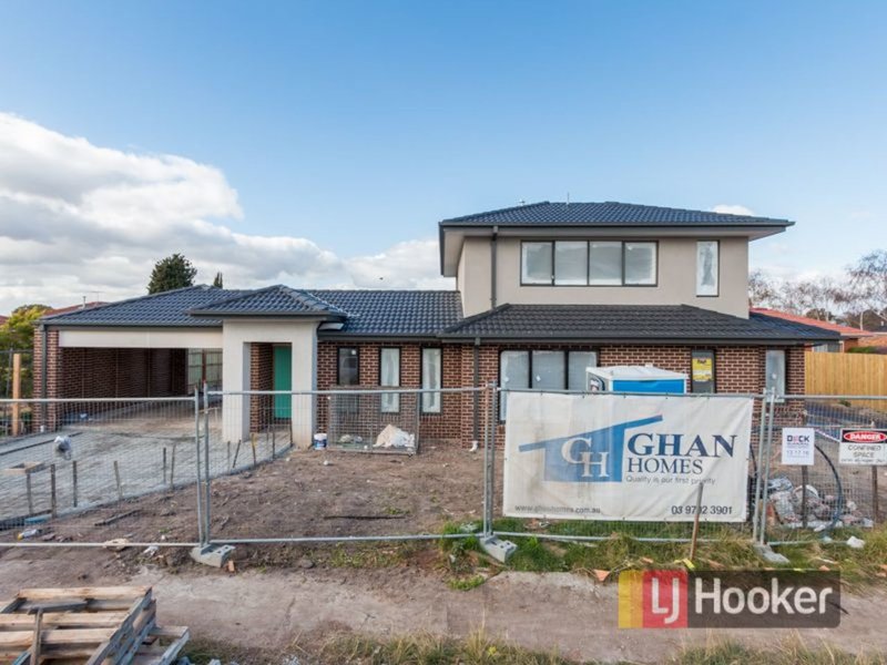 Photo - 1/10 Hayes Road, Hampton Park VIC 3976 - Image 2