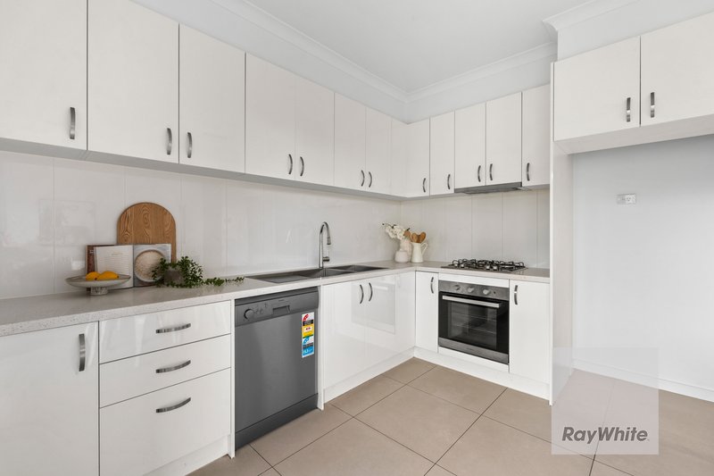 Photo - 1/10 Hensley Road, Lalor VIC 3075 - Image 5