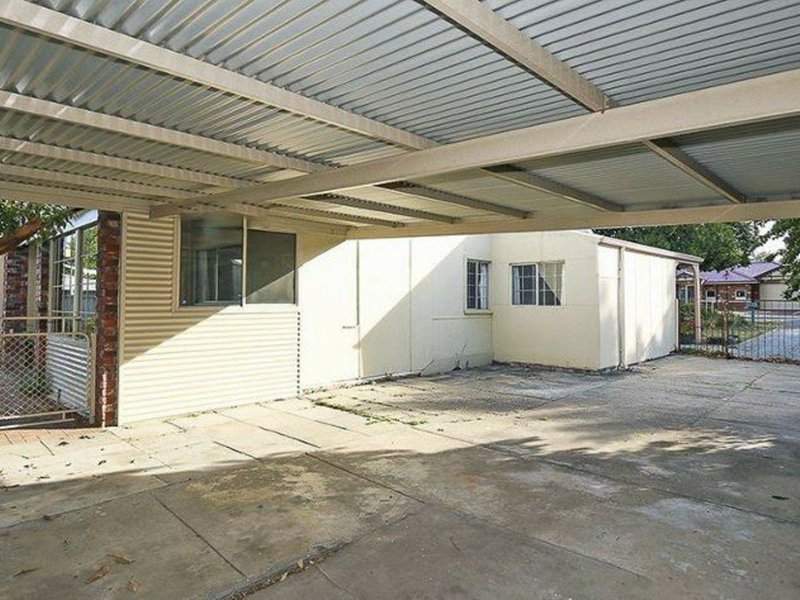 Photo - 110 Hicks Street, Gosnells WA 6110 - Image 4