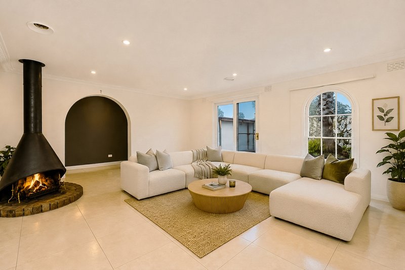 Photo - 110 Hillcrest Road, Frankston VIC 3199 - Image 2