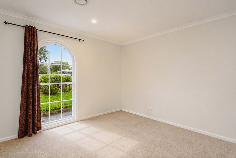 Photo - 110 Hillcrest Road, Frankston VIC 3199 - Image 5