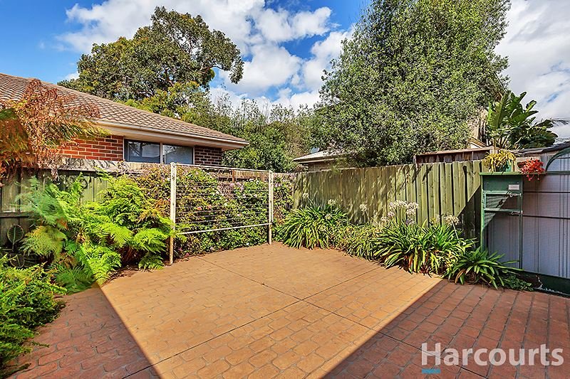 Photo - 1/10 Janice Road, Glen Waverley VIC 3150 - Image 3