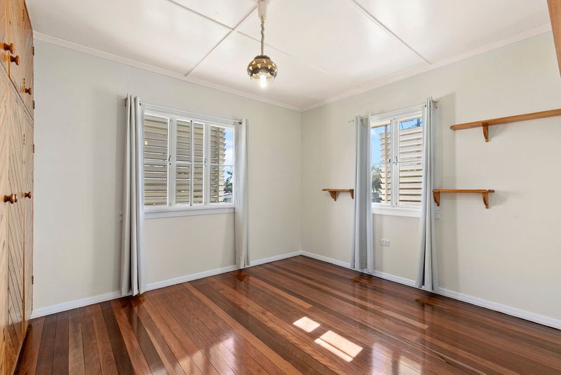 Photo - 110 Joffre Street, Wynnum QLD 4178 - Image 7