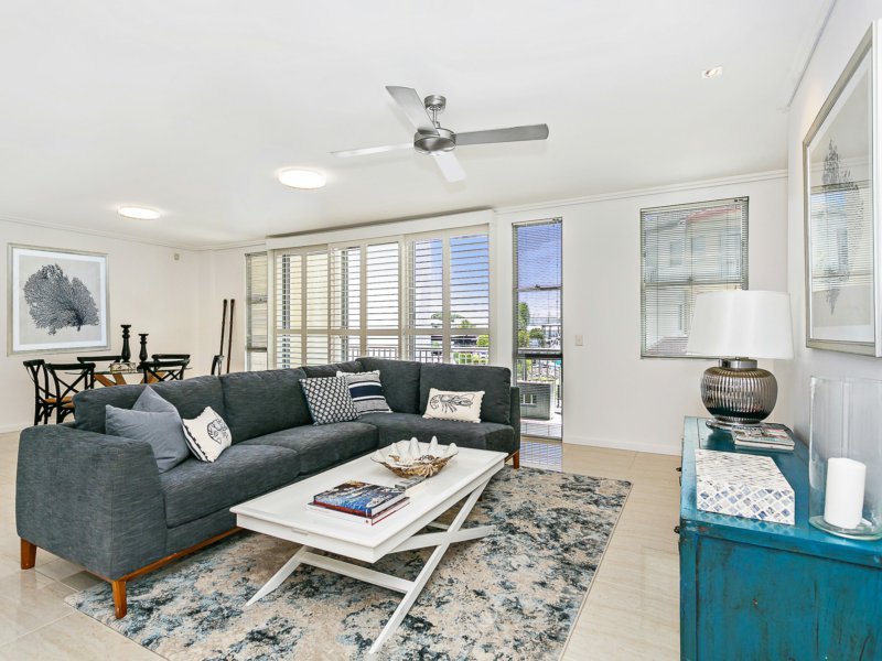 Photo - 110 John Lund Drive, Hope Island QLD 4212 - Image 1