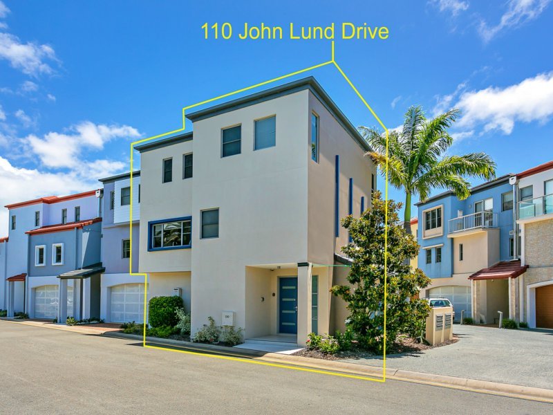 Photo - 110 John Lund Drive, Hope Island QLD 4212 - Image 2