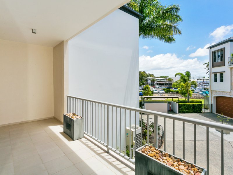 Photo - 110 John Lund Drive, Hope Island QLD 4212 - Image 10