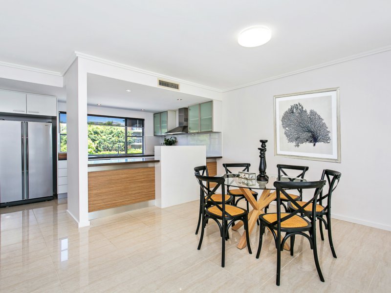 Photo - 110 John Lund Drive, Hope Island QLD 4212 - Image 13