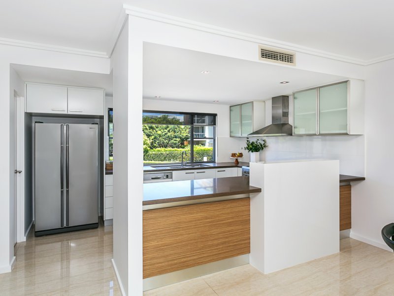 Photo - 110 John Lund Drive, Hope Island QLD 4212 - Image 18