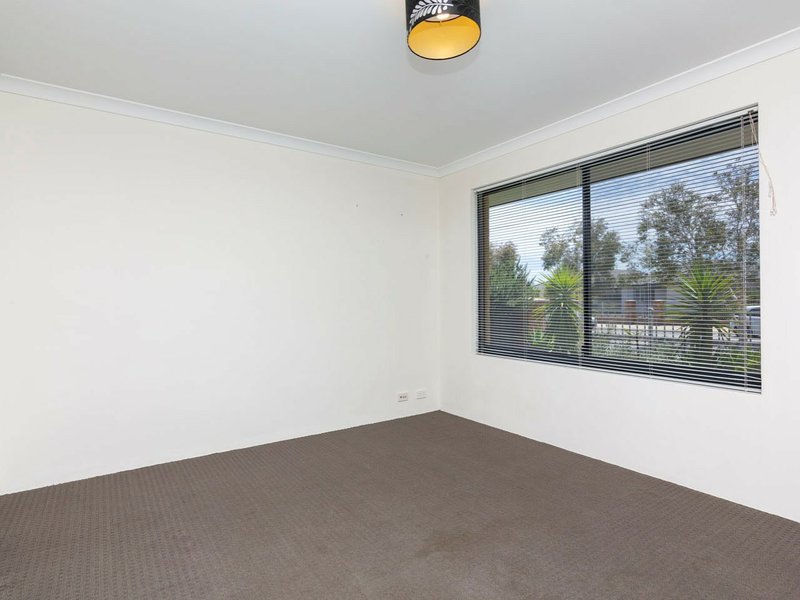 Photo - 110 Joseph Banks Boulevard, Banksia Grove WA 6031 - Image 7