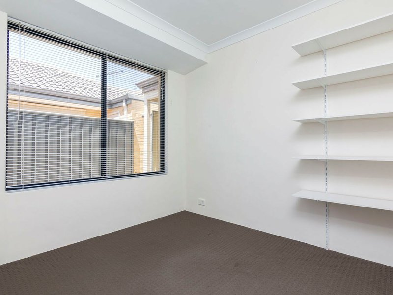 Photo - 110 Joseph Banks Boulevard, Banksia Grove WA 6031 - Image 14