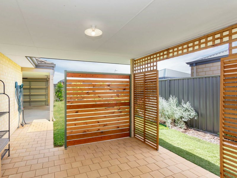 Photo - 110 Joseph Banks Boulevard, Banksia Grove WA 6031 - Image 17