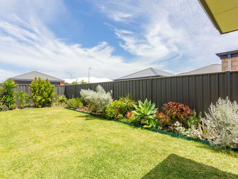 Photo - 110 Joseph Banks Boulevard, Banksia Grove WA 6031 - Image 18