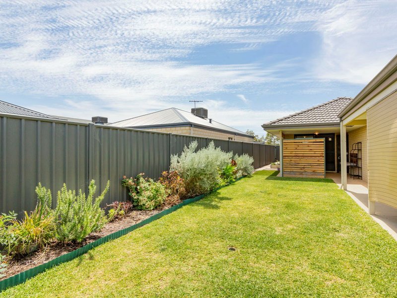 Photo - 110 Joseph Banks Boulevard, Banksia Grove WA 6031 - Image 19