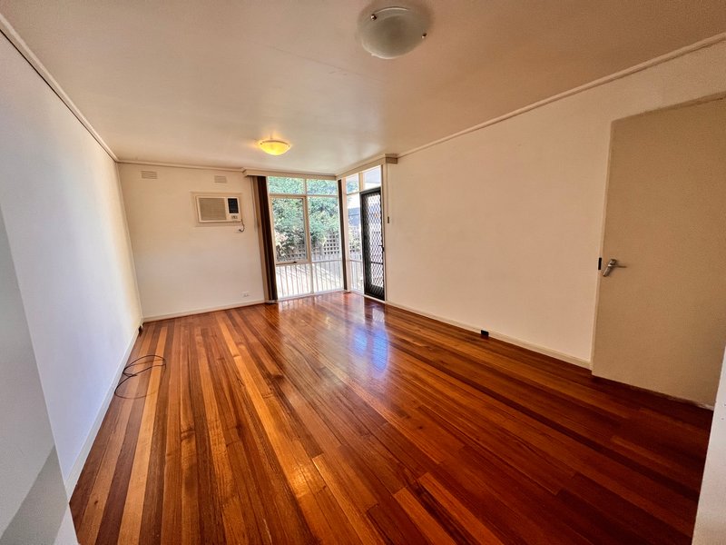 Photo - 1/10 Kent Road, Pascoe Vale VIC 3044 - Image 3