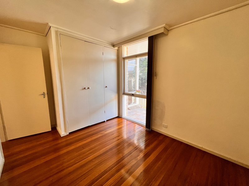 Photo - 1/10 Kent Road, Pascoe Vale VIC 3044 - Image 11