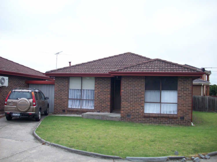 Photo - 1/10 Koolena Close, Clayton South VIC 3169 - Image 1