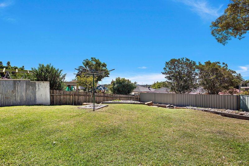 Photo - 110 Landy Drive, Mount Warrigal NSW 2528 - Image 9