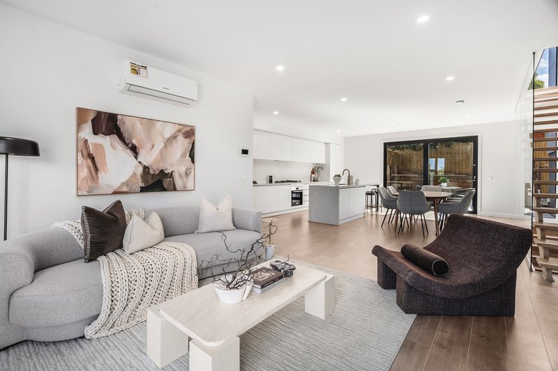 Photo - 110 Lebanon Street, Strathmore VIC 3041 - Image 3