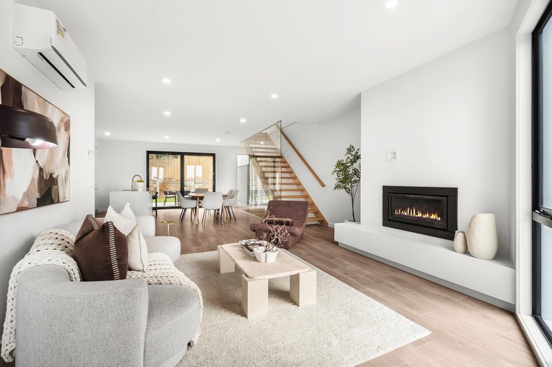 Photo - 110 Lebanon Street, Strathmore VIC 3041 - Image 4