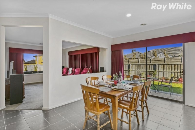 Photo - 110 Livingstone Boulevard, Pakenham VIC 3810 - Image 10