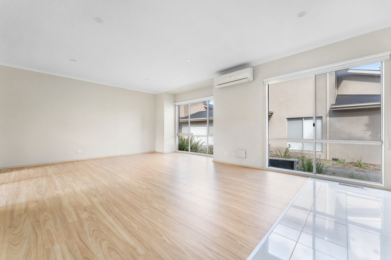 Photo - 1/10 Lorraine Street, Frankston VIC 3199 - Image 2