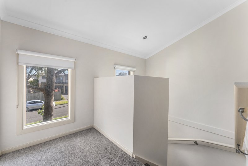Photo - 1/10 Lorraine Street, Frankston VIC 3199 - Image 10
