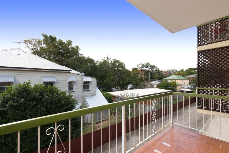 Photo - 1/10 Lucinda Street, Taringa QLD 4068 - Image 4