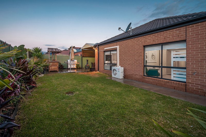 Photo - 110 Malcolm Creek Parade, Craigieburn VIC 3064 - Image 10