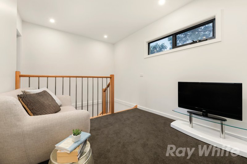 Photo - 1/10 Martin Place, Glen Waverley VIC 3150 - Image 16