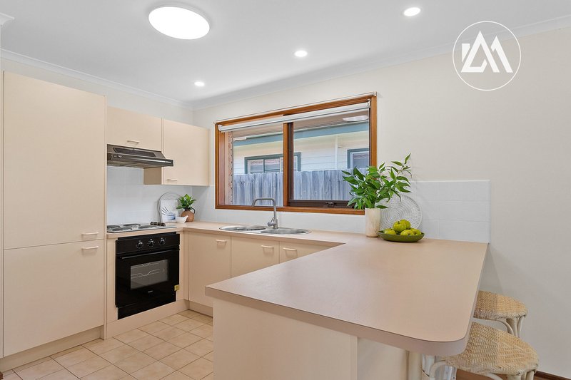 Photo - 1/10 Neville Avenue, Seaford VIC 3198 - Image 4