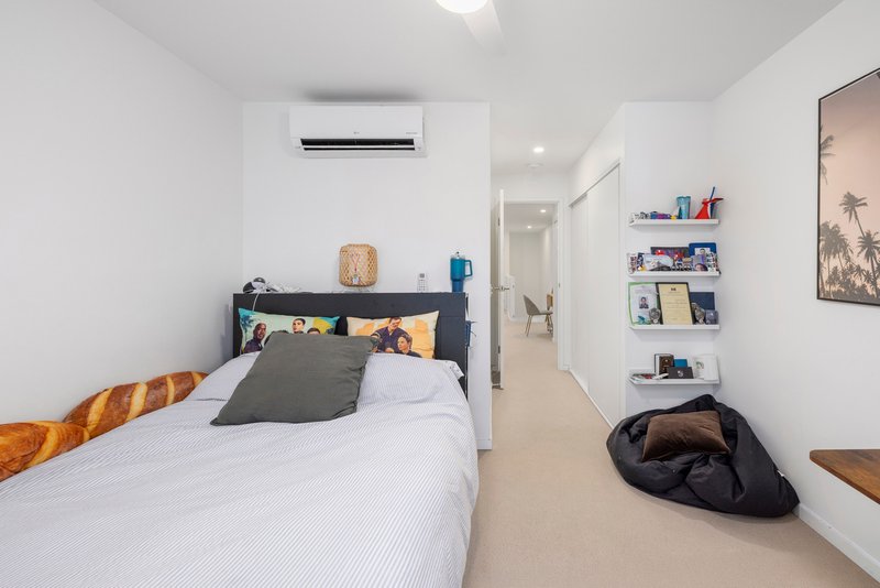 Photo - 110 North Quay Circuit, Hope Island QLD 4212 - Image 13