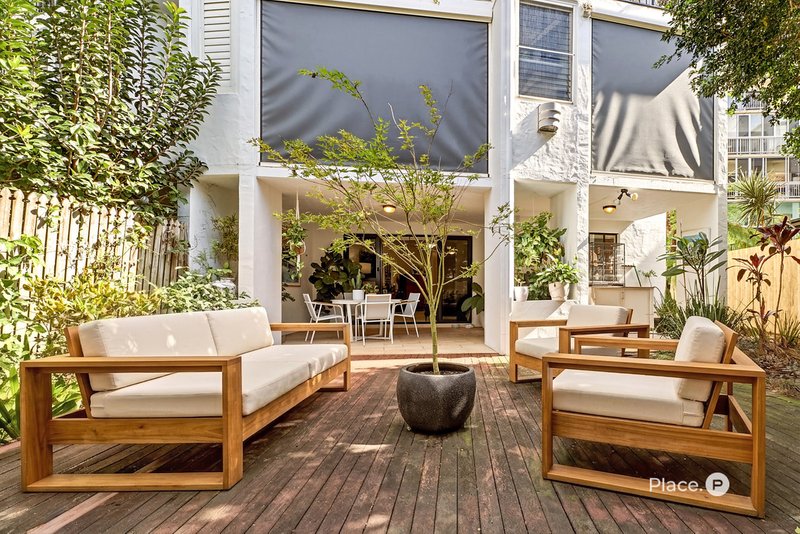 Photo - 1/10 Oxlade Drive, New Farm QLD 4005 - Image 1