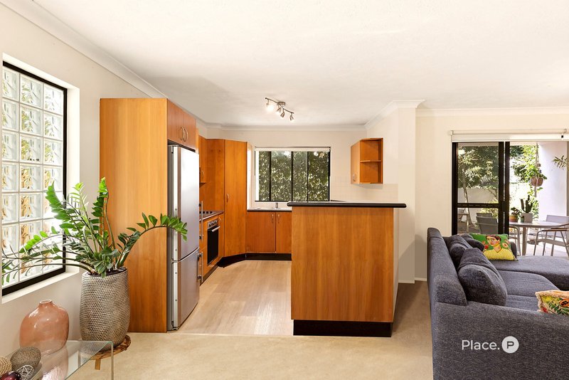 Photo - 1/10 Oxlade Drive, New Farm QLD 4005 - Image 7