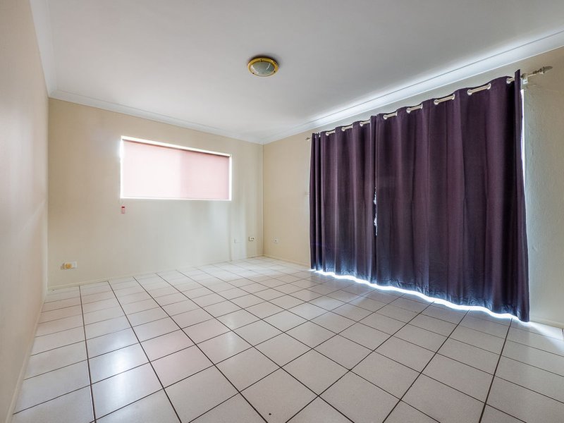 Photo - 1/10 Parkhill Street, Chermside QLD 4032 - Image 3