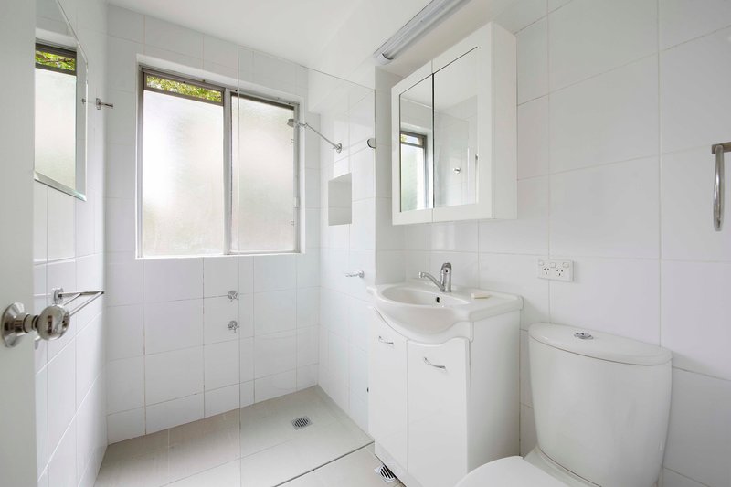 Photo - 1/10 Queens Parade, Newport NSW 2106 - Image 2