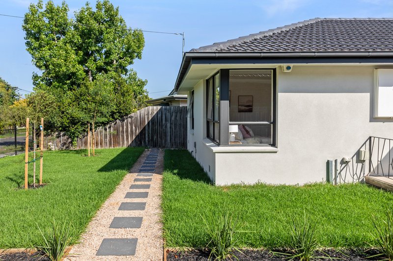 Photo - 1/10 Roberts Avenue, Box Hill South VIC 3128 - Image 2